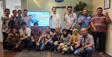 KETUA Kazuichi Satomi mengunjungi PT Parker Engineering Indonesia dan berfoto bersama dengan beberapa karyawan Parker Engineering Indonesia